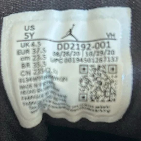 Nike Air Jordan 1 Mid SE All-Star Carbon Fiber GS 2021 DD2192-001. Size 5 Youth - Picture 13 of 14